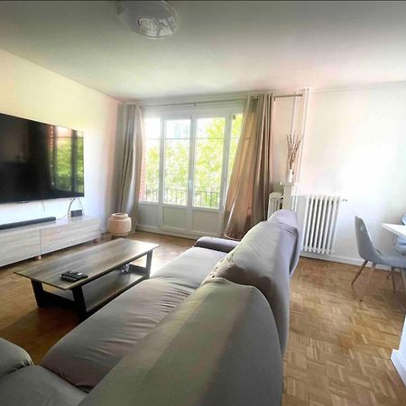 Modern 2 Bedroom Apartment Near Paris Metro, Giant Flat Screen Tv 85 Inches, Balcony, Free Parking イヴリー＝シュル＝セーヌ エクステリア 写真