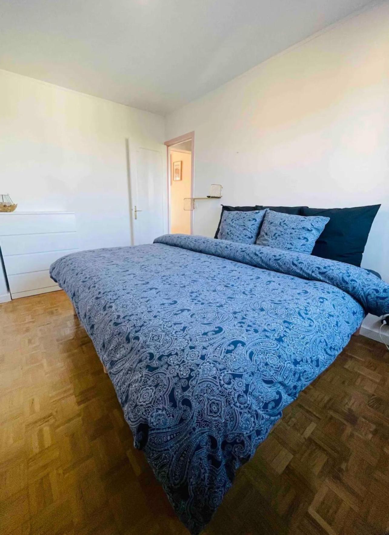 Modern 2 Bedroom Apartment Near Paris Metro, Giant Flat Screen Tv 85 Inches, Balcony, Free Parking イヴリー＝シュル＝セーヌ エクステリア 写真